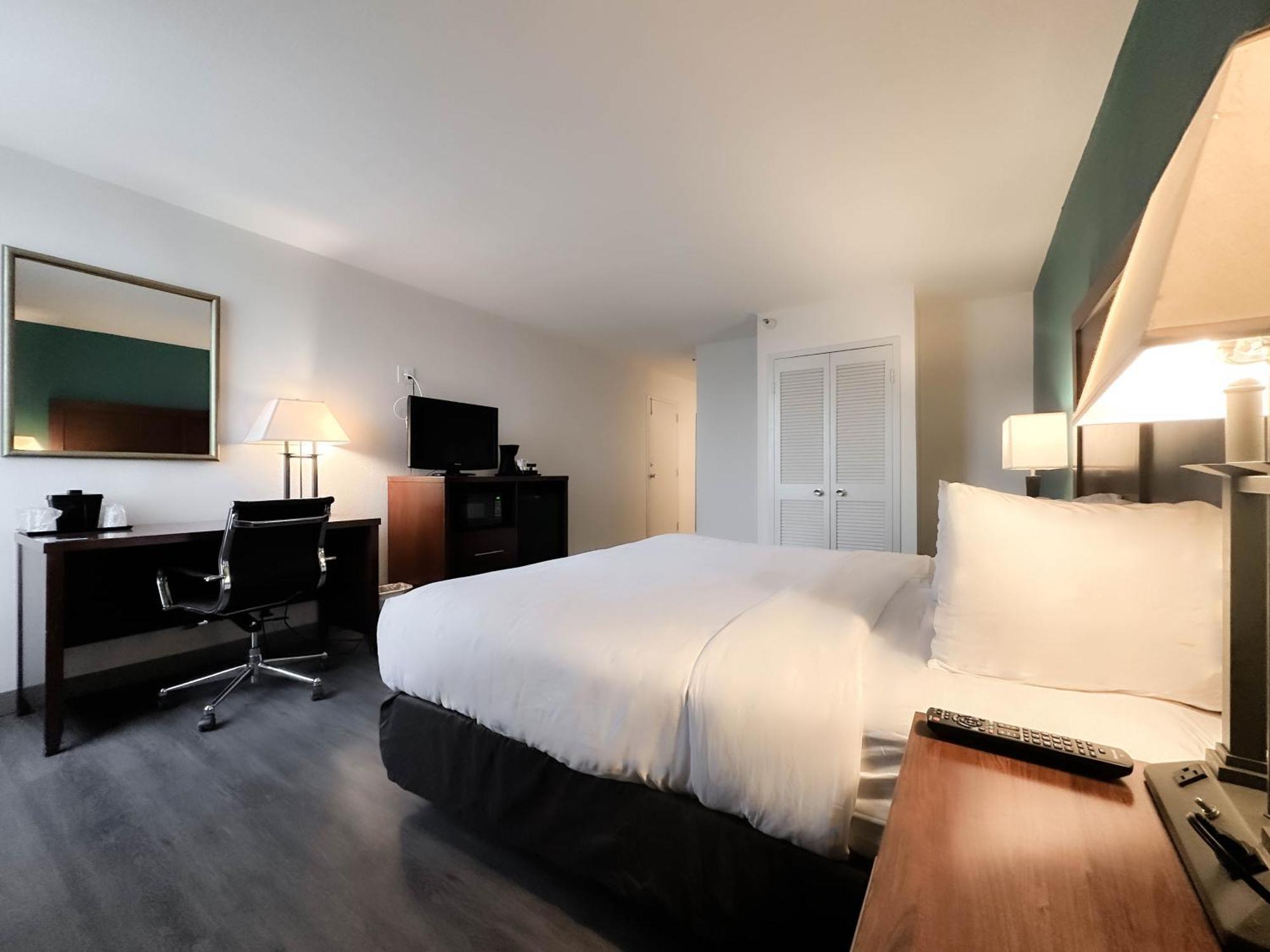 Comfort Inn & Suites Kissimmee By The Parks Four Corners Екстериор снимка