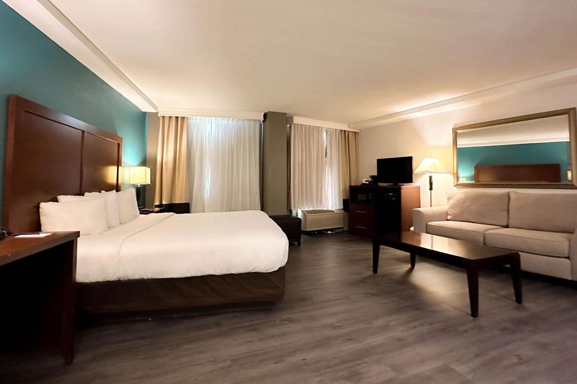 Comfort Inn & Suites Kissimmee By The Parks Four Corners Екстериор снимка