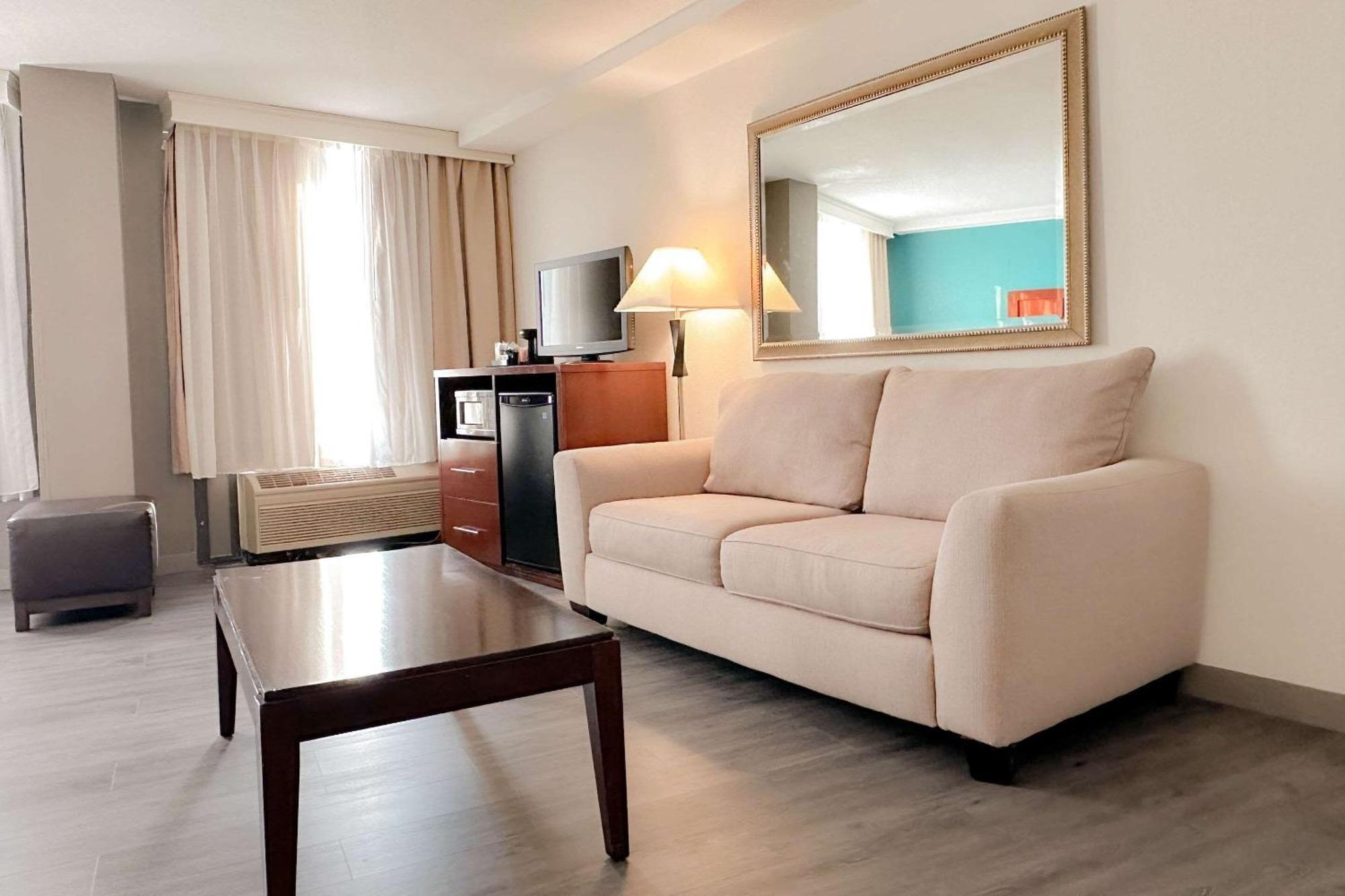 Comfort Inn & Suites Kissimmee By The Parks Four Corners Екстериор снимка