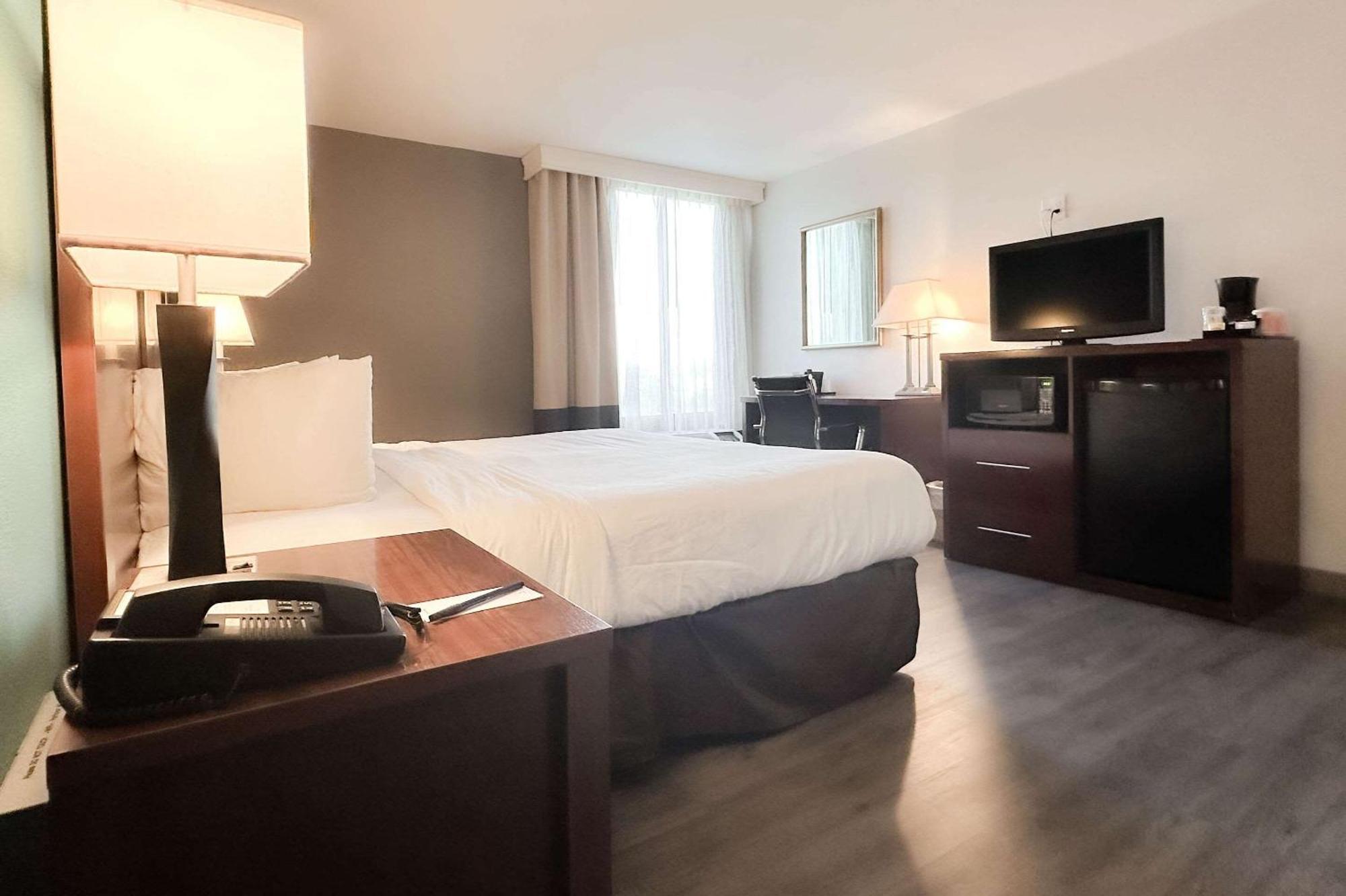 Comfort Inn & Suites Kissimmee By The Parks Four Corners Екстериор снимка