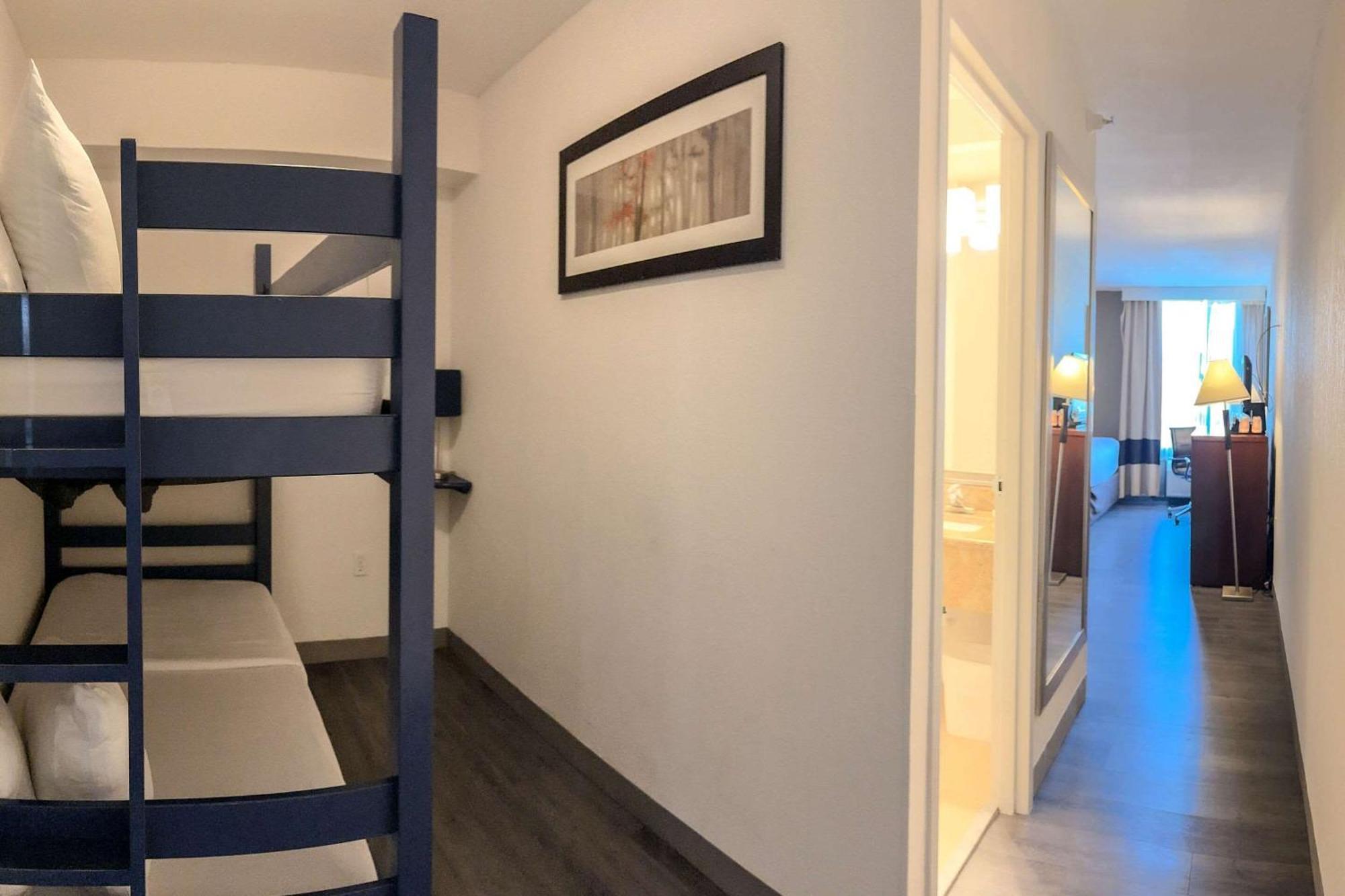 Comfort Inn & Suites Kissimmee By The Parks Four Corners Екстериор снимка